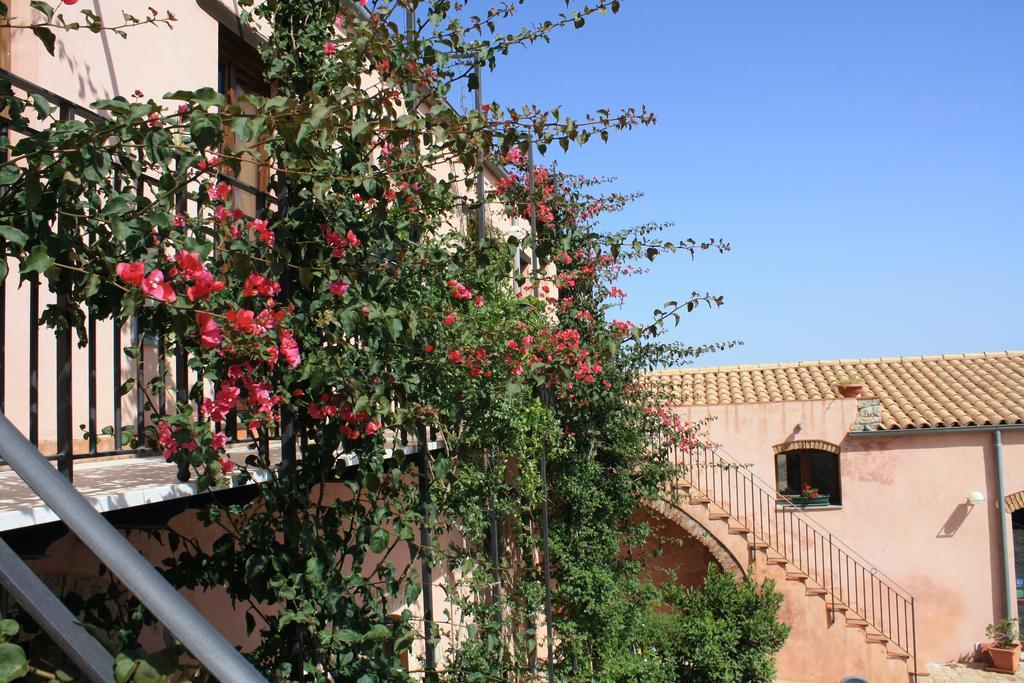 Agriturismo Case Tabarani Collesano المظهر الخارجي الصورة