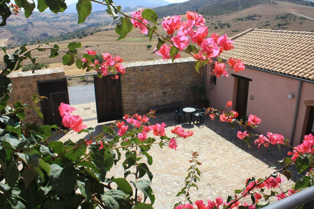 Agriturismo Case Tabarani Collesano المظهر الخارجي الصورة